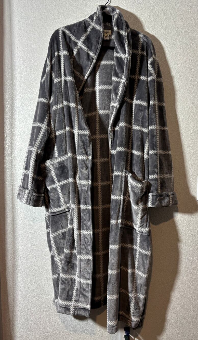 World Market Men's One Size O/S Gray Check Fleece Belted Robe Loungewear